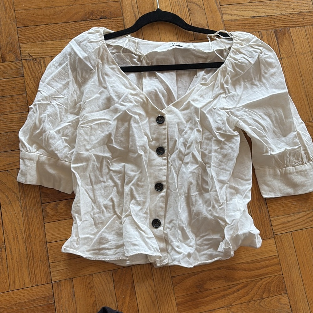 Size S Zara white top